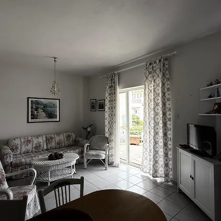 Dom wakacyjny Ellis House Agnanti *