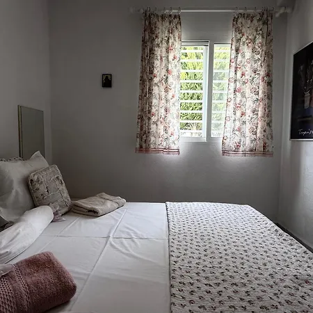 Ellis House Agnanti Dom wakacyjny