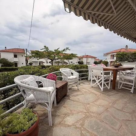 Ellis House Agnanti *