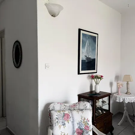 Ellis House Agnanti