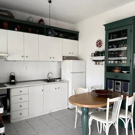 Ellis House Agnanti Dom wakacyjny